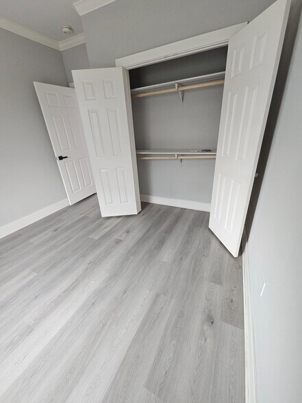 Building Photo - 3522 Beauchamp St