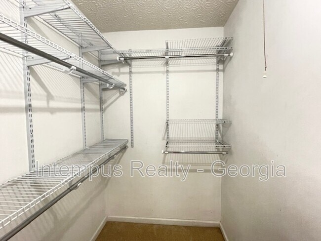 Building Photo - 10440 Virginia Pine Ln