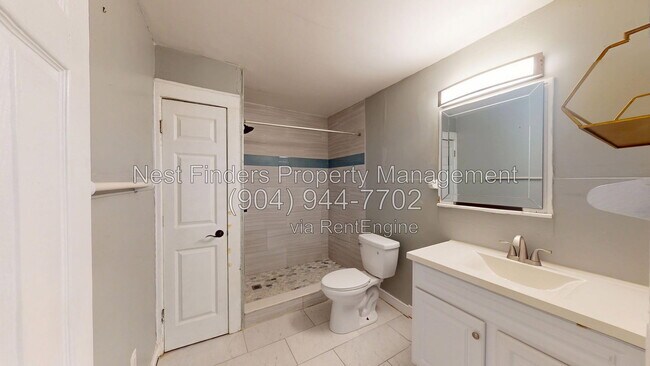 Building Photo - 2739 Herschel St