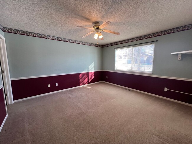 Building Photo - Beautiful 2-bedroom, 2-bathroom Townhome!