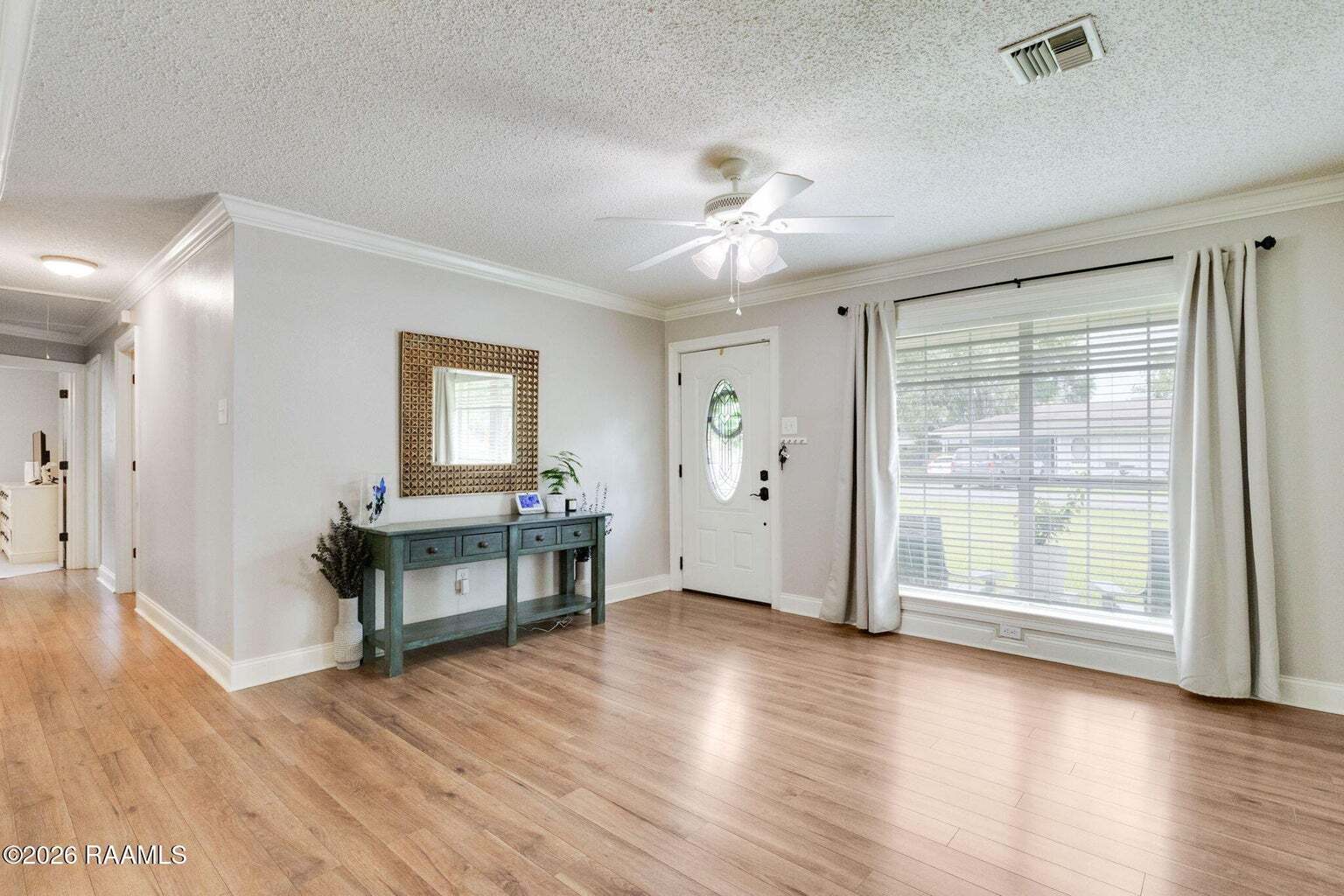 Building Photo - 106 Maple Dr