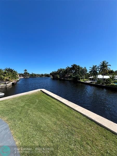 Building Photo - 1816 E Oakland Park Blvd