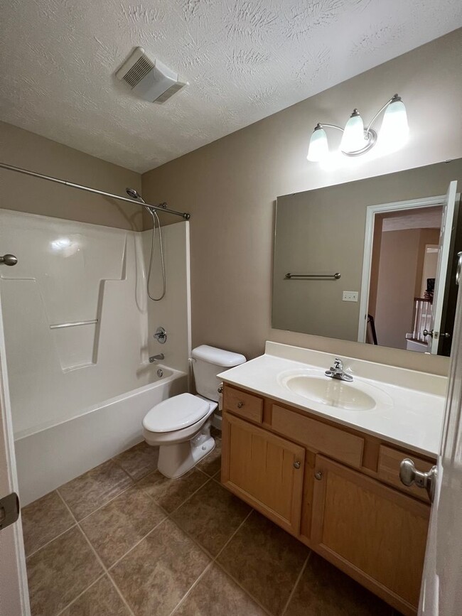 Building Photo - Stunning 4 Bed, 2.5 Bath Home in Cameron