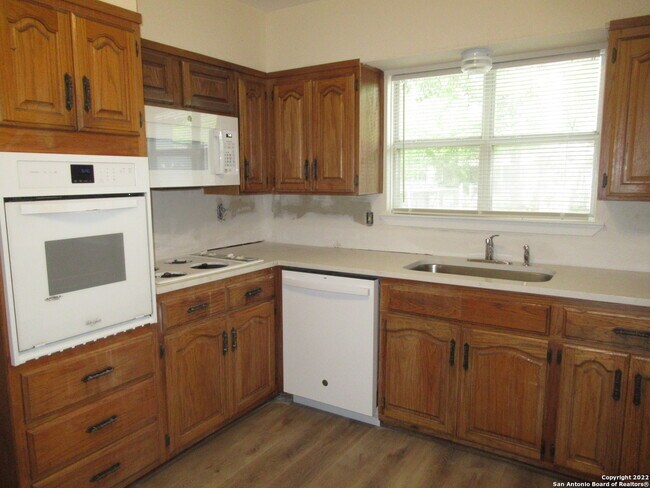 Building Photo - 267 Cicero Ave