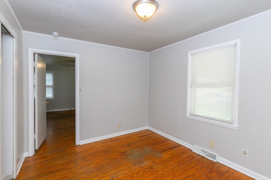 Building Photo - 1519 W Waldo Ave