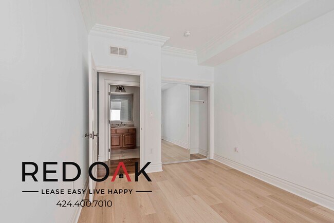 Building Photo - 10640 Woodbridge St