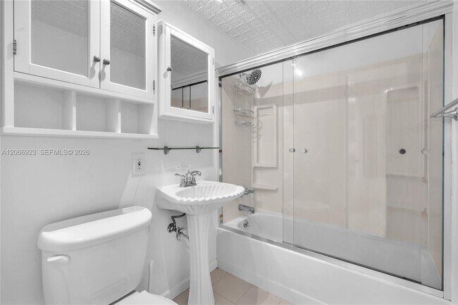 Building Photo - 2555 Nassau Ln