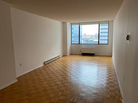 Building Photo - 45 River Dr S