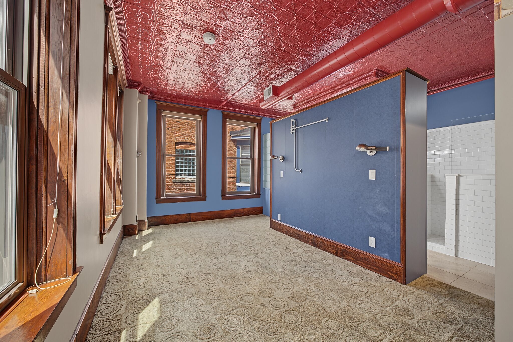 Building Photo - 318 N Main St