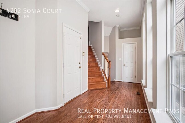 Building Photo - 4202 Sonia Ct