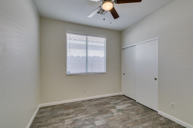 Building Photo - Beautifully updated 3-bedroom home offerin...