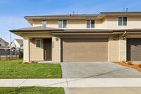 Building Photo - Move-In Ready Elegance - 4 Bedrooms! Pet Friendly!