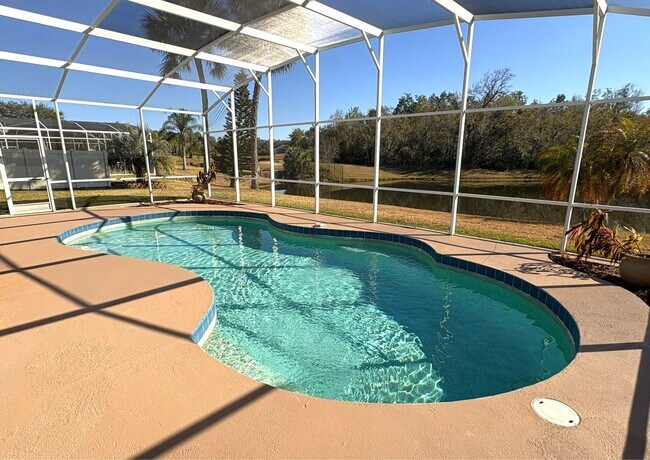 Building Photo - Coming Soon, 4 Bedroom, 2.5 bath Pool Home - Hunter's Creek!