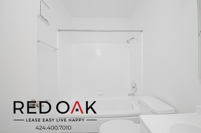 Building Photo - 840 S Carondelet St