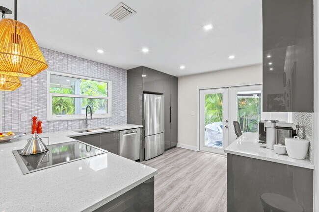 Building Photo - 2474 Bedford Mews Dr