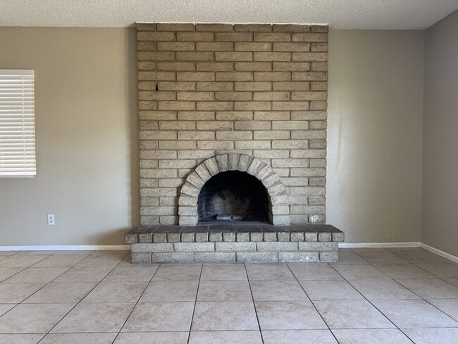 Building Photo - 5339 W Yucca St