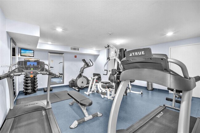 Building Photo - 7600 Collins Ave