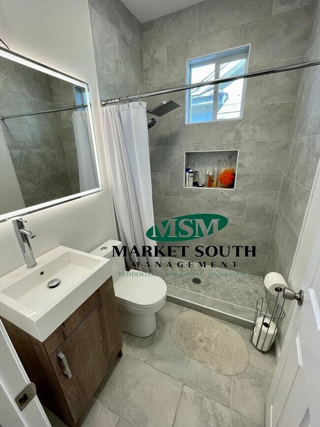 Building Photo - BEAUTIFUL HOME- AVAILABLE JULY 15