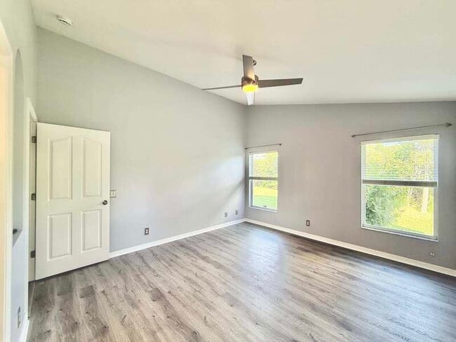 Building Photo - 838 Addison Dr NE