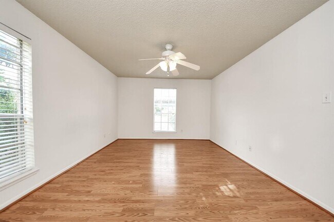 Building Photo - 2120 El Paseo St