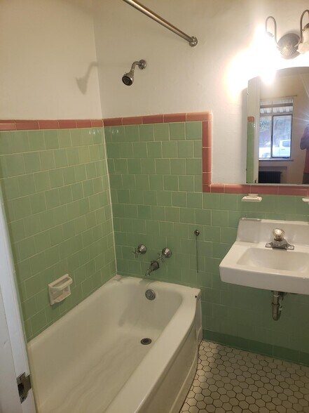 Building Photo - 1350 Fillmore St