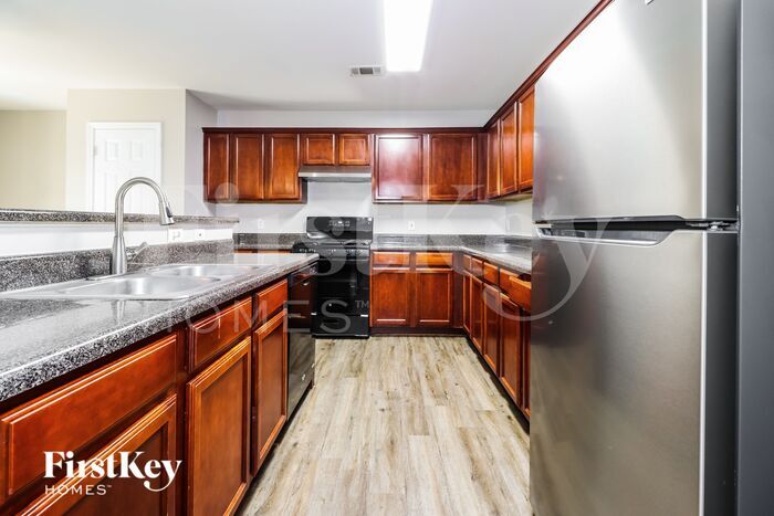 Building Photo - 6211 Sparkling Cove Ln