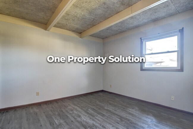 Building Photo - 1335 Logan St