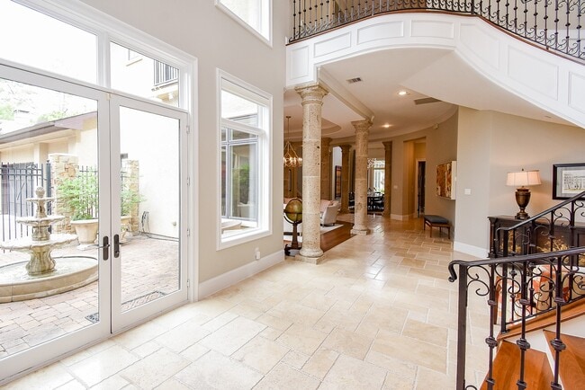 Building Photo - 11910 Heritage Ln