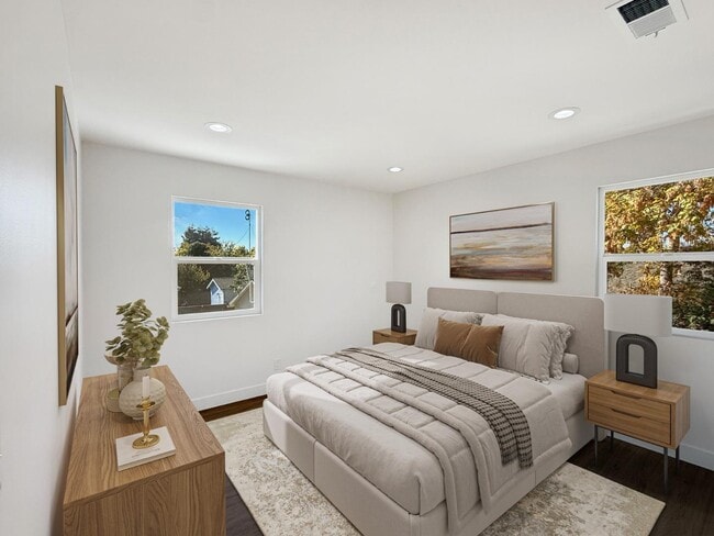 Building Photo - 2229 Pulgas Ave