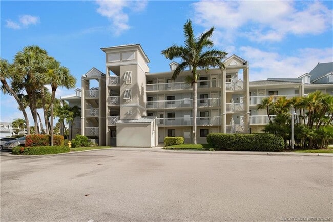 Building Photo - 40 NE Plantation Rd