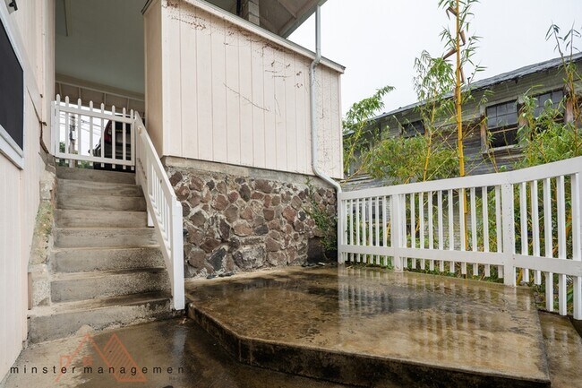 Building Photo - 1904 Naio St