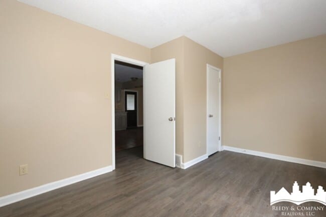 Building Photo - 5343 Cedar Bluff Dr