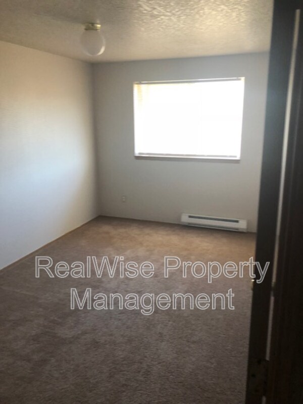 Building Photo - 2933 SE 38th Court