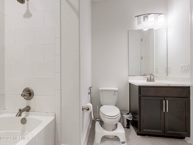 Building Photo - 121 Newfield Wy.