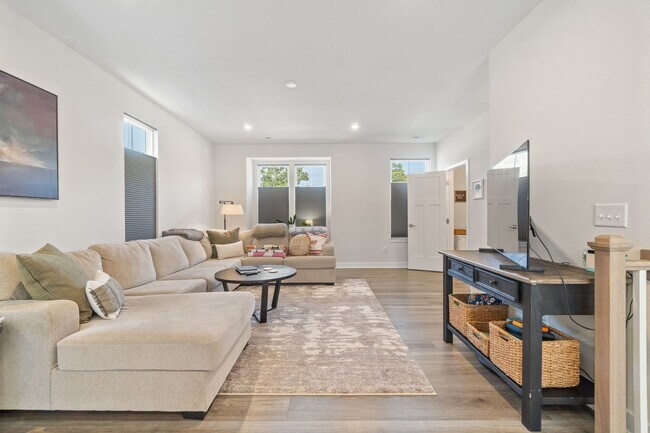 Building Photo - 2694A Azalea Garden Road