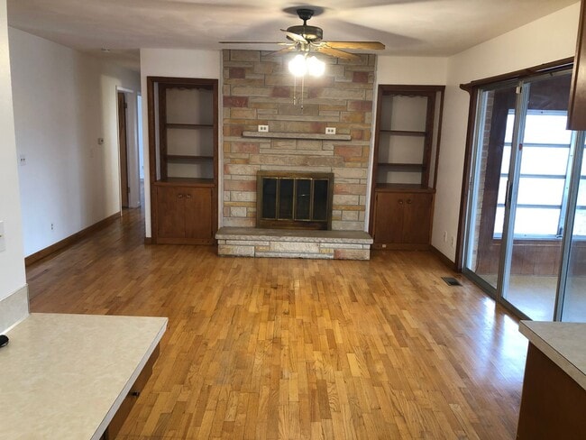 Primary Photo - 7820 E Mt Hope Hwy