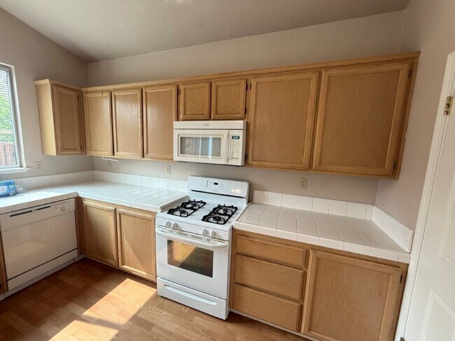 Building Photo - 900 Bluewater Dr