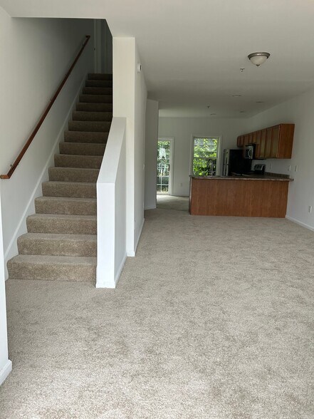 Building Photo - 110 Trinity Cir