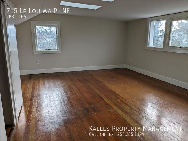 Building Photo - Cute 2 bed 1 bath plus loft home in Tacoma