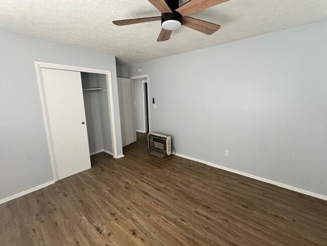 Building Photo - 409 Brown St