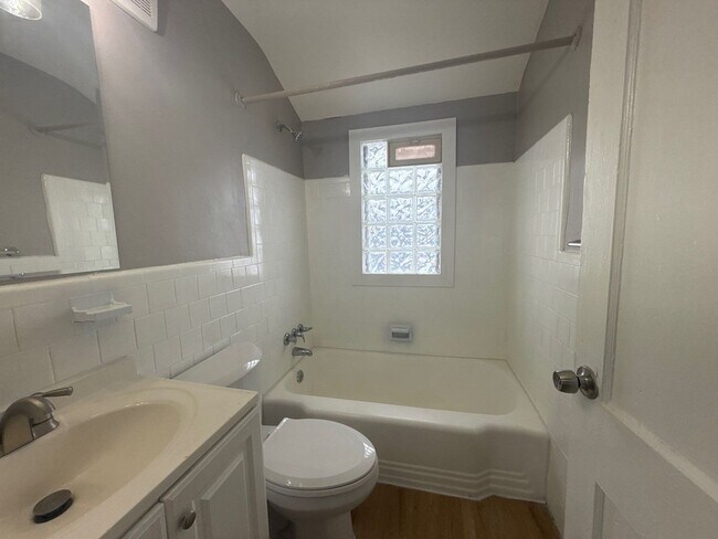 Building Photo - Beautiful Three-Bedroom Home In Dundalk