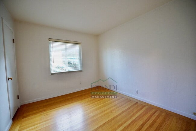 Building Photo - 2309 Fifth Ave