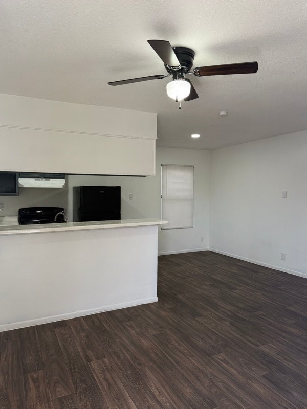 Building Photo - 3439 Gateway Dr