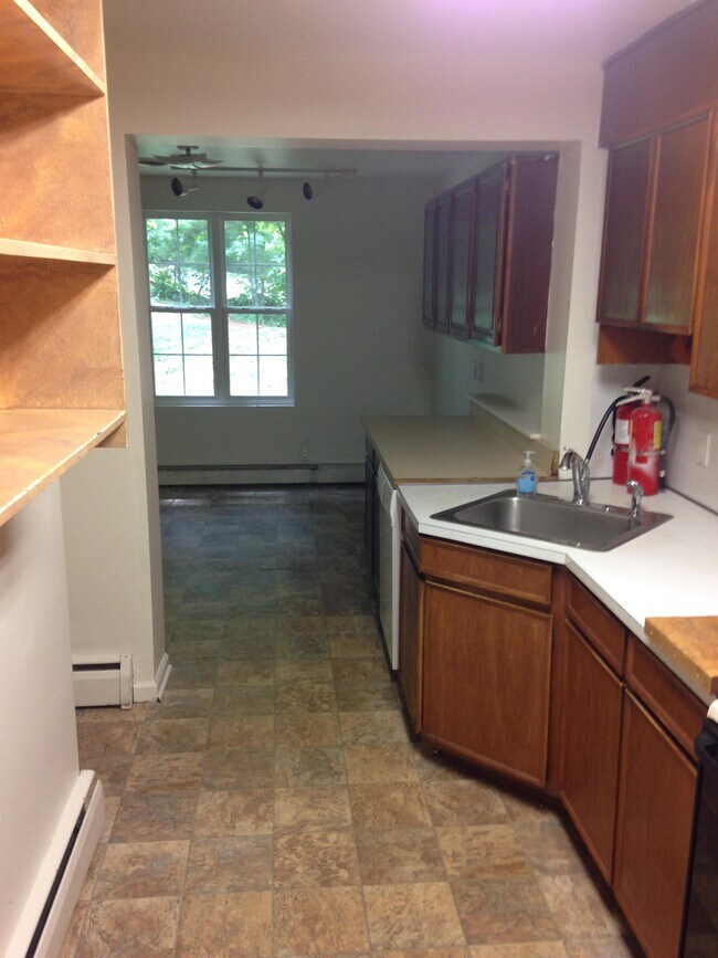 Building Photo - 1 White Clay Dr