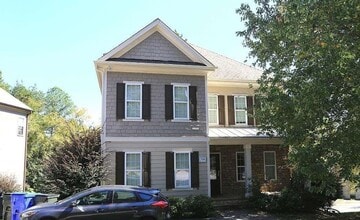 Building Photo - Great home in Chapel Hill!