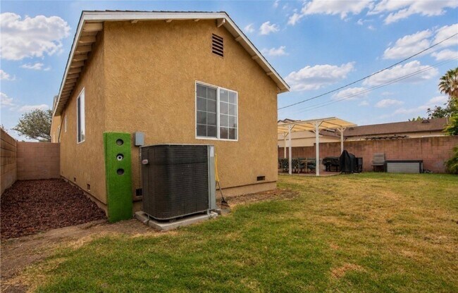 Building Photo - 5439 Bonfair Ave
