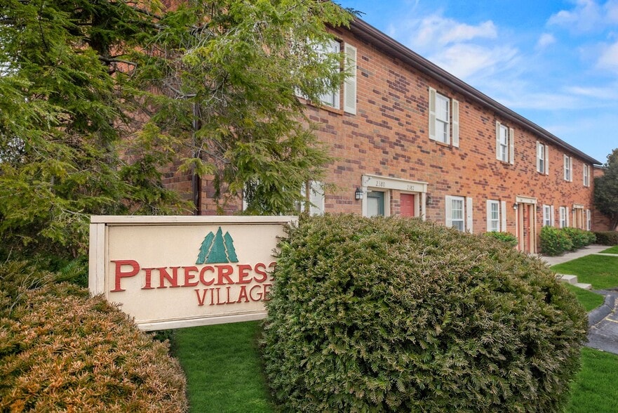 Interior Photo - SUMMER REDUCED RENT - Pinecrest Village