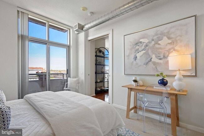 Building Photo - Incredible 11th Floor 2BR/2BA Condo (including reserved garage parking) in Vibrant Mount Vernon T...