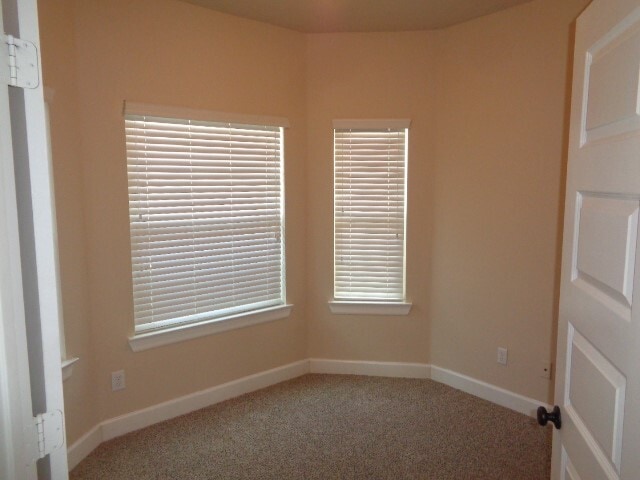 Building Photo - 106 Hillandale Ct