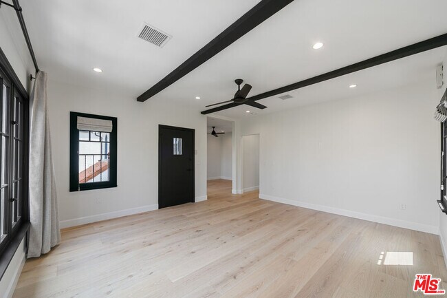Building Photo - 458 N Sierra Bonita Ave